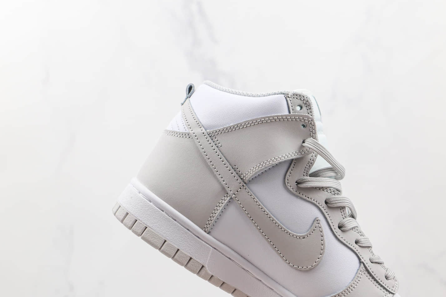 Nike Dunk High 'Vast Grey' DD1399-100: Classic Style meets Contemporary Design