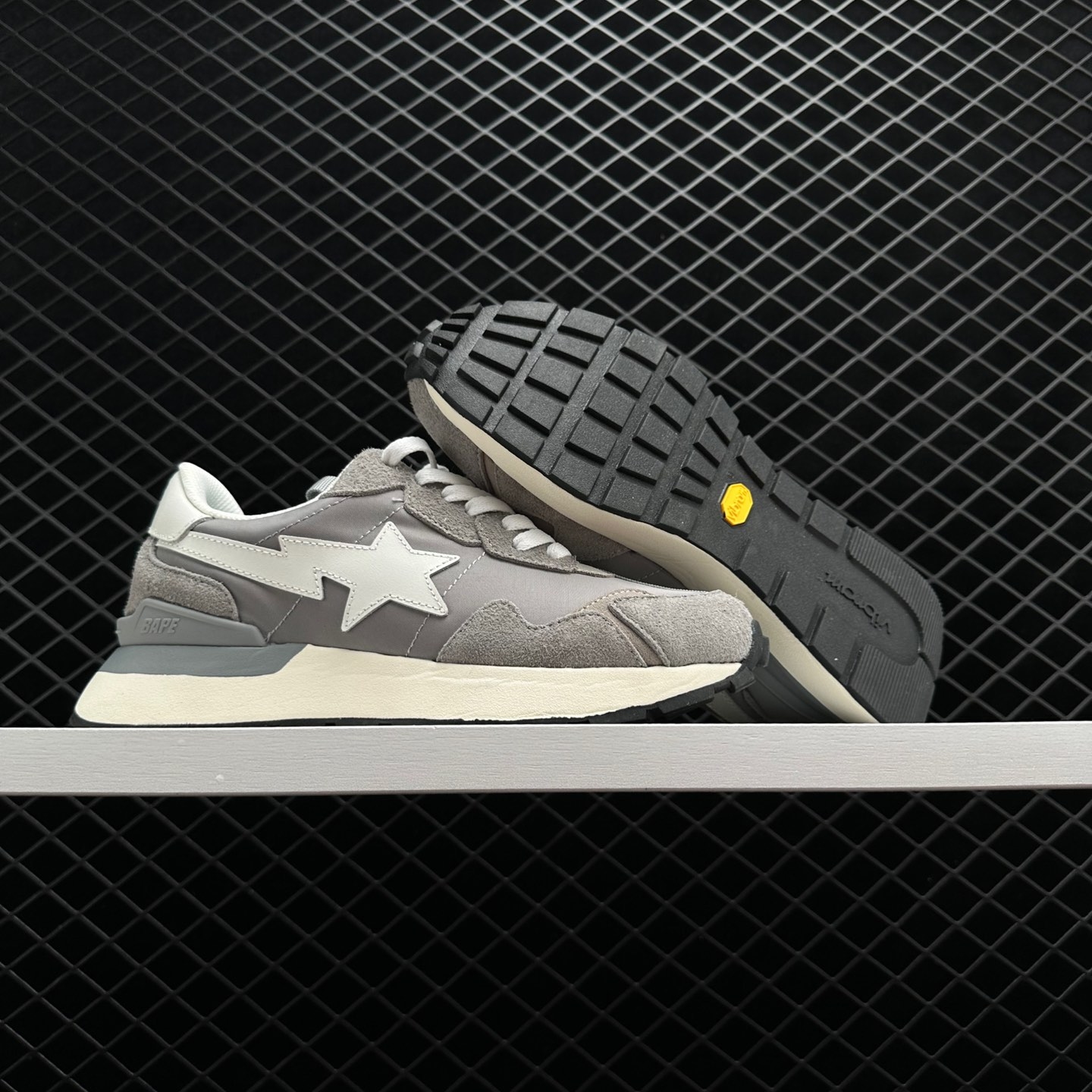 A BATHING APE Bape Road Sta Express Grey 1I20-291-015 - Stylish and Comfortable Sneakers for Men