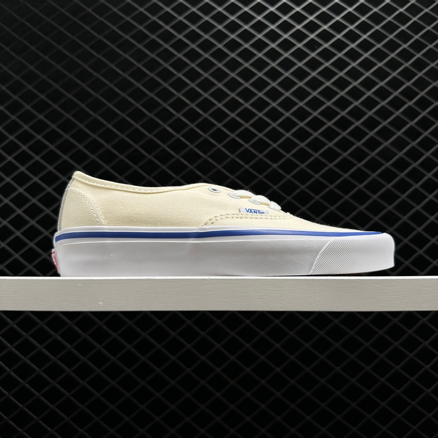 Vans Authentic White VN000EE3WHT - Classic Style Sneakers at Affordable Prices