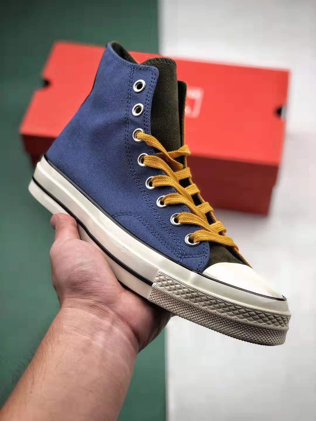 Converse Chuck Taylor 1970s 165645C: Classic Sneakers with Retro Style
