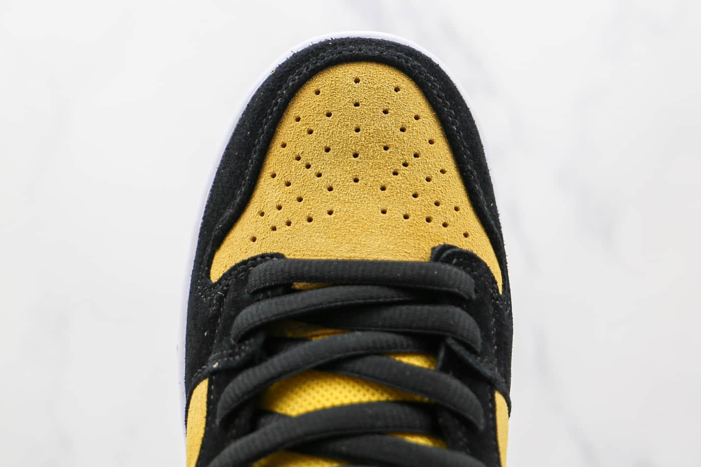 Nike Dunk High Pro SB 'Reverse Goldenrod' DB1640-001 | Limited Edition Skateboarding Sneakers