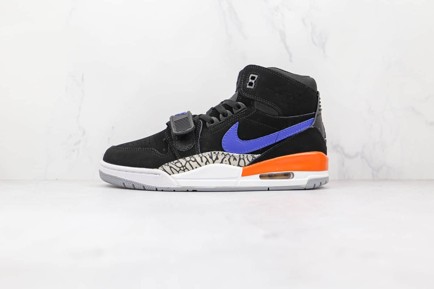 Jordan Legacy 312 'Knicks' AV3922-048 - Sneaker Sensation!