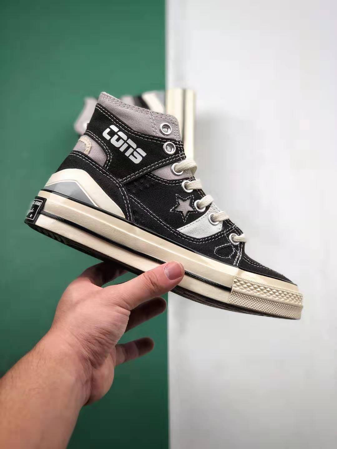 Converse Chuck 1970s E260 Hi 166462C - Classic Style for Trendy Sneaker Fans