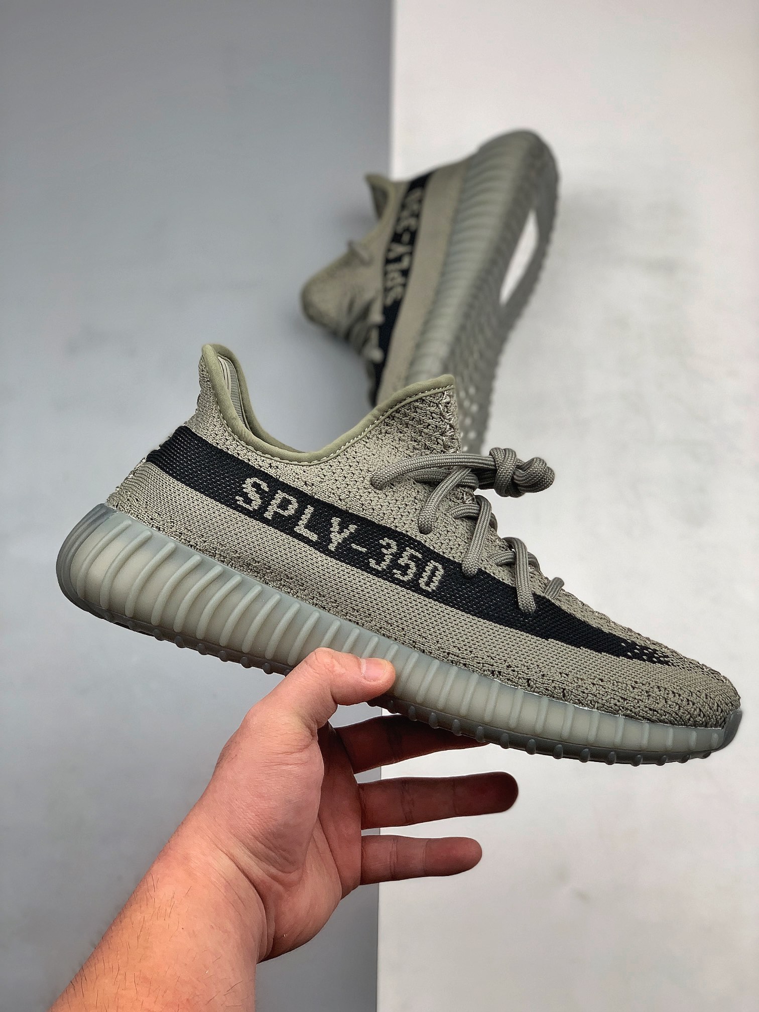 Adidas Yeezy Boost 350 V2 Granite HQ2059 – Supreme Comfort and Style
