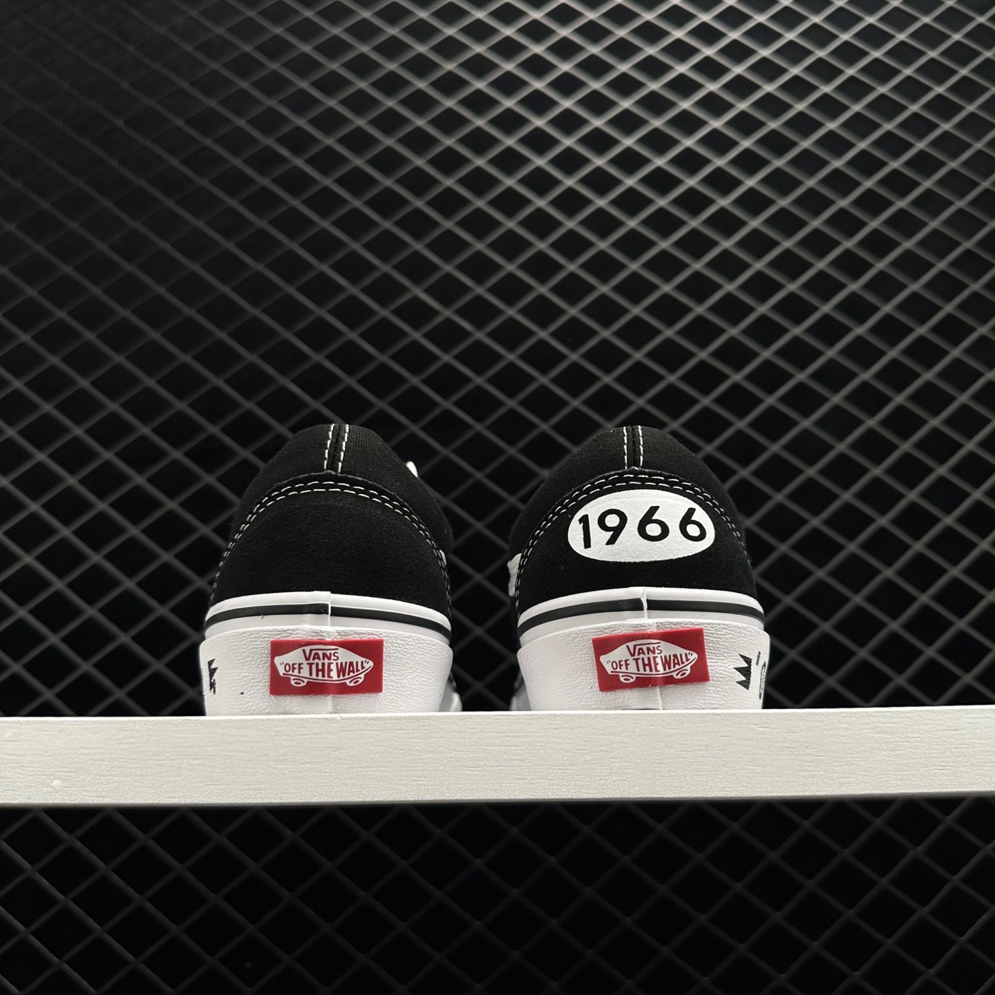 Vans Old Skool Classic Casual Skateboarding Shoes Series 275C Unisex Black | Limited Stock