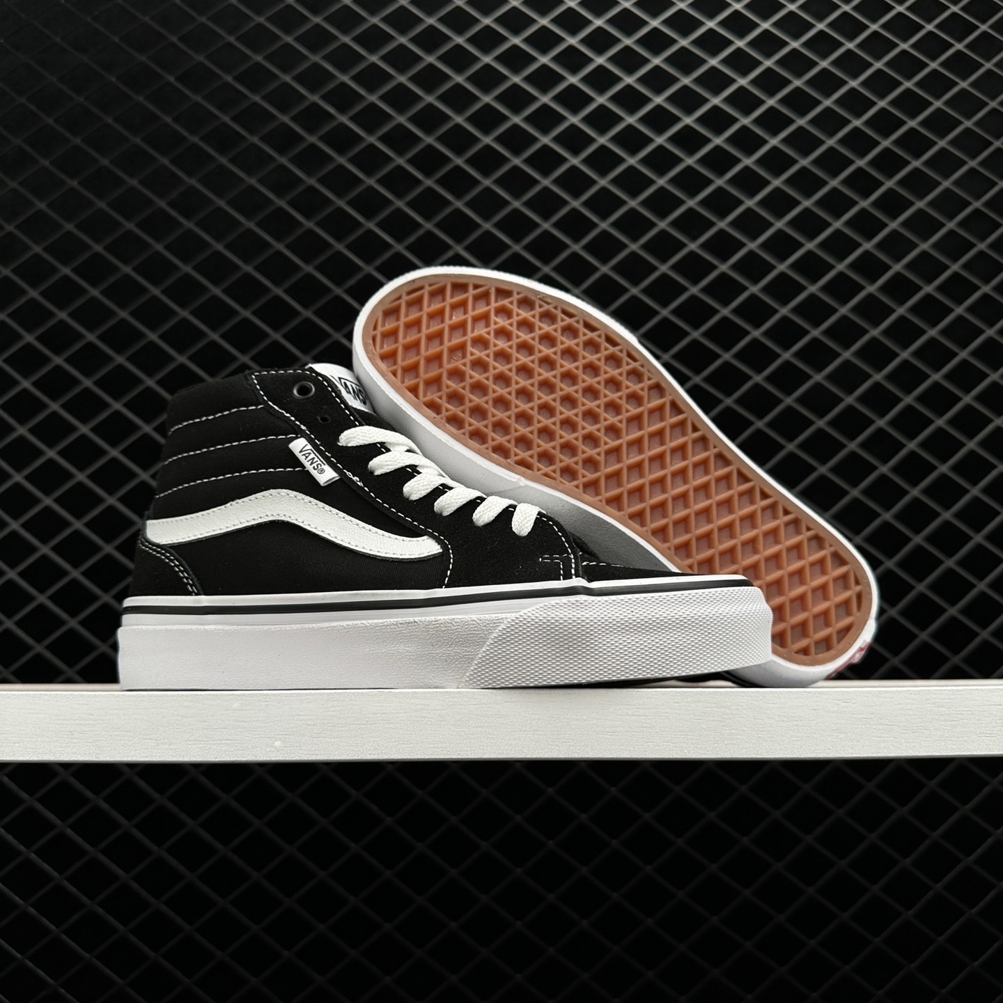 Vans Filmore Hi Platform Black White Skate Shoes - Stylish and Versatile Footwear