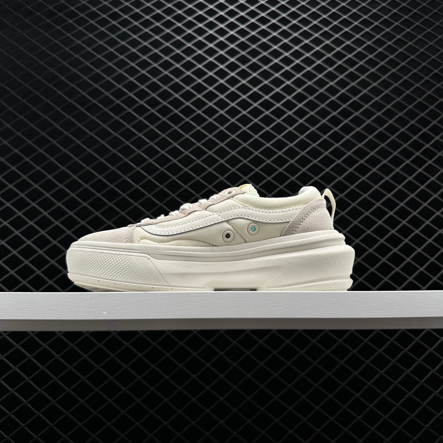 Vans 81312 Old Skool Overt Plus CC White - Shop Now for Classic Style!